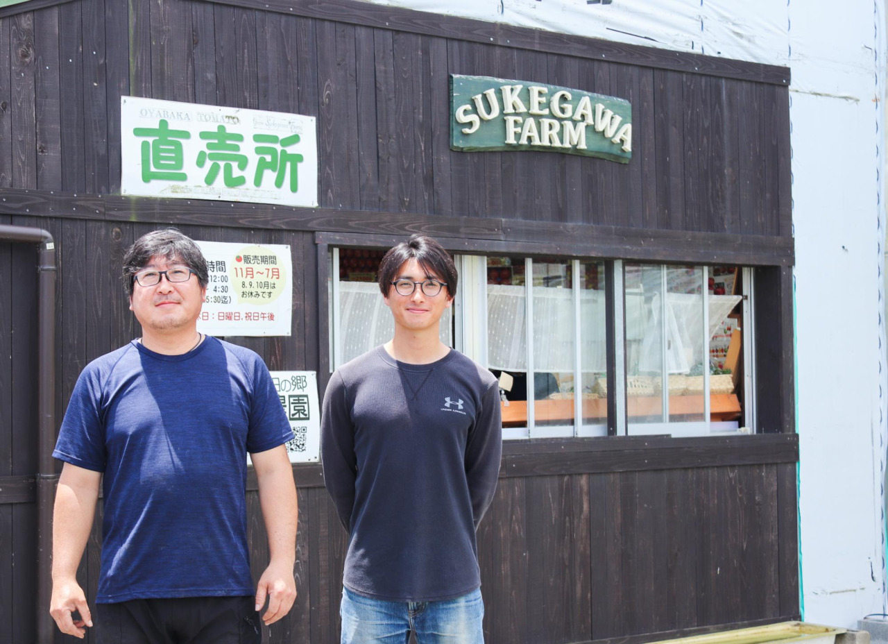 助川農園の助川成光さんと