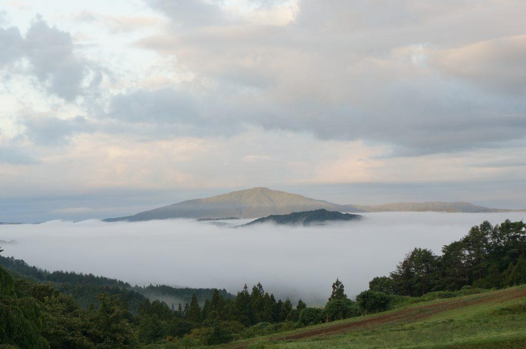 季節ごとに表情を変える里山の風景。雲海も望める。