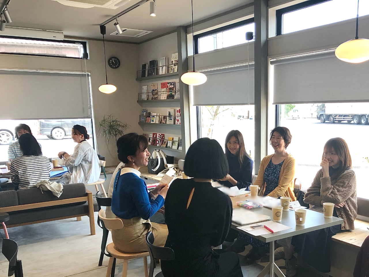 女性限定のtentencafeは毎回8~10名の女性たちが集まります