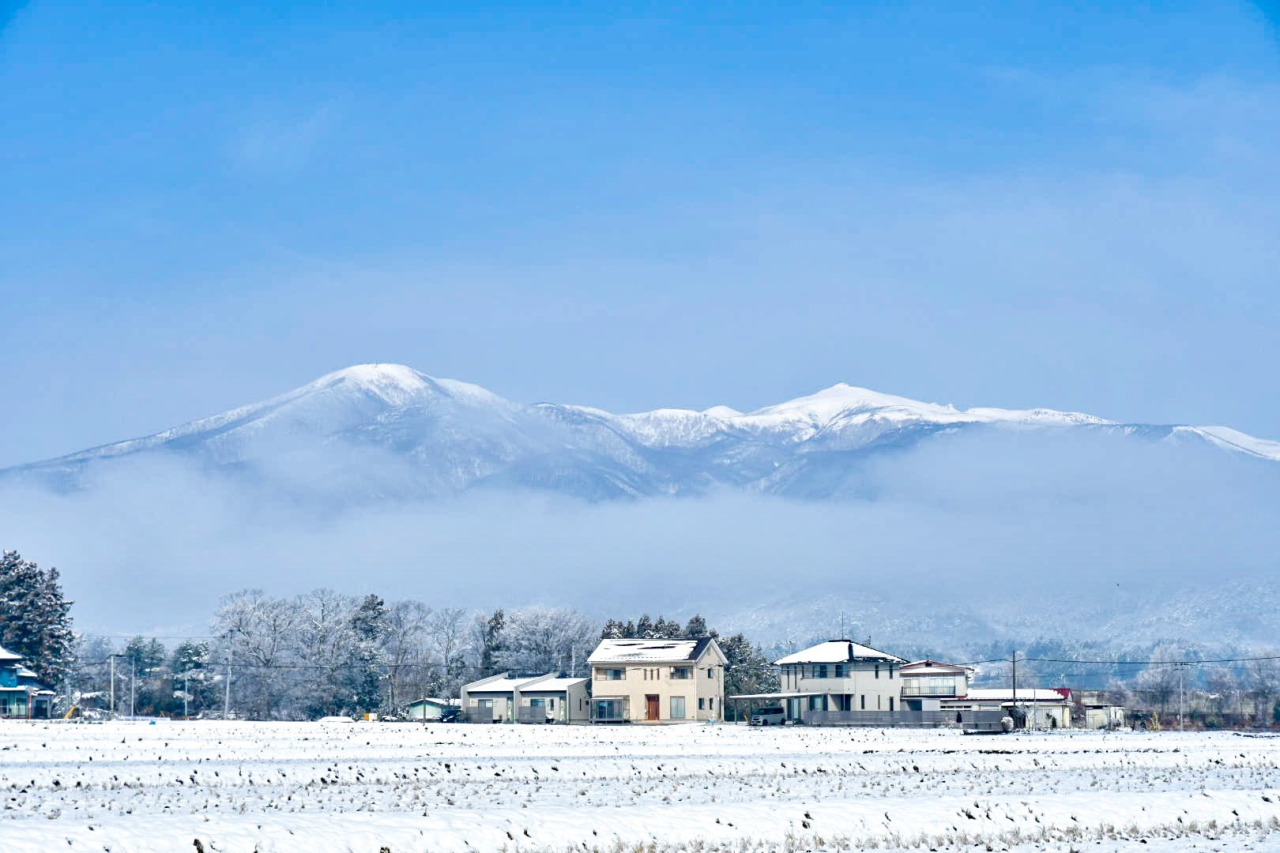 冬の安達太良山の眺め